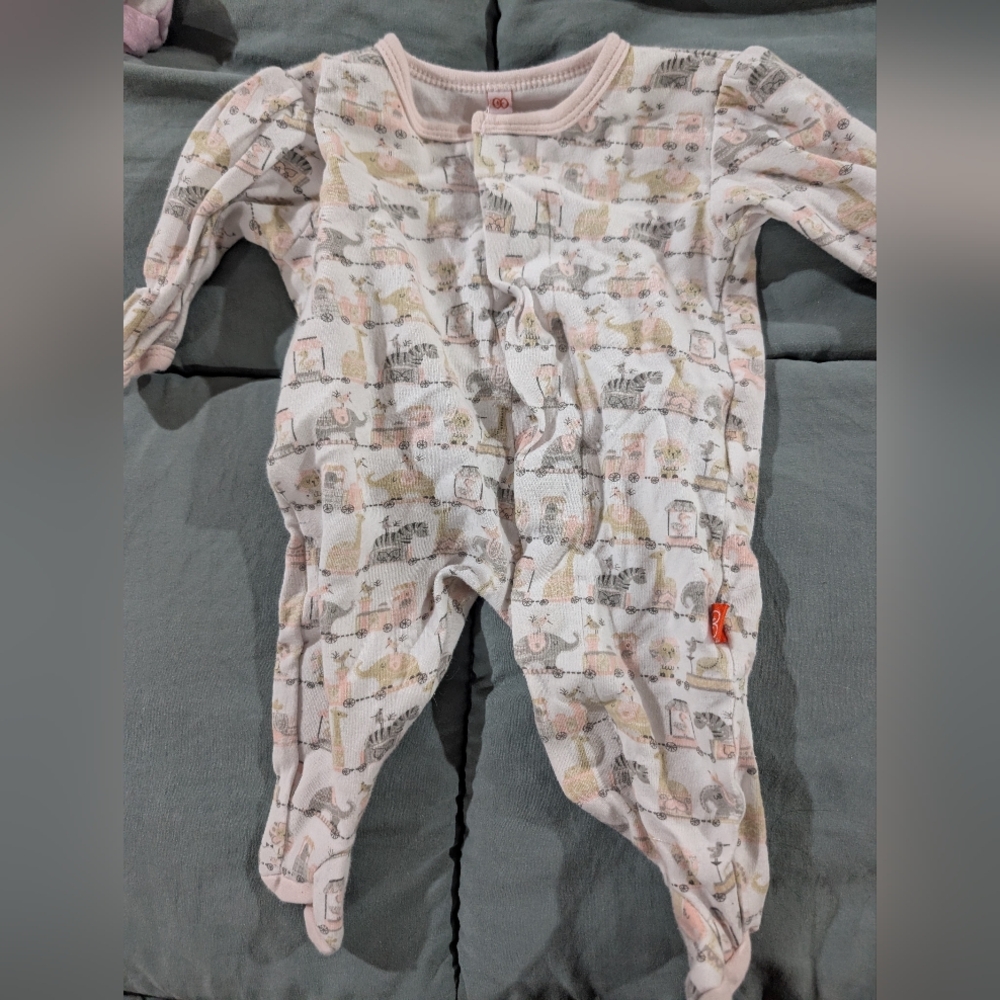 Newborn Magnetic Me